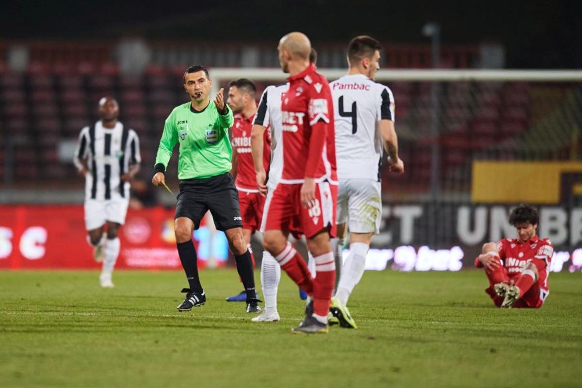 DINAMO - ASTRA 2-0 // Bogdan Andone aruncă vina pe jucători: „Nu suntem încă în play-off, trebuie să-și schimbe atitudinea!”