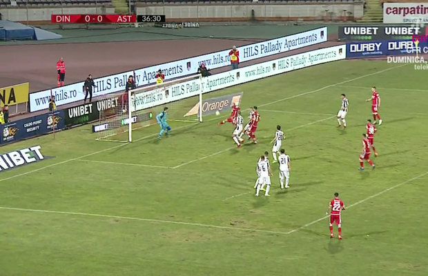 DINAMO - ASTRA 2-0 // FOTO Ce gafă! Mingea intra în poartă, dar Perovici a stricat totul