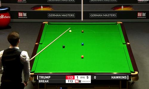 Englezul Judd Trump, campion mondial de snooker, a reușit o lovitură extraordinară în semifinalele Mastersului German, contra compatriotului Barry Hawkins.