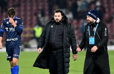 Situație stranie la CFR Cluj - Botoșani » De ce a fost forțat Croitoru să schimbe sistemul și să-și scoată fiul din primul „11” chiar înainte de start