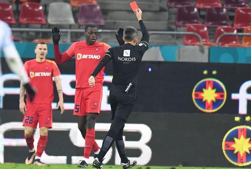 Joyskim Dawa a fost eliminat în FCSB - Farul 2-3