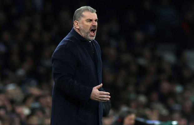 Ce l-a deranjat pe antrenorul Ange Postecoglou la meciul cu Brentford: „Ar trebui închiși într-o cușcă”