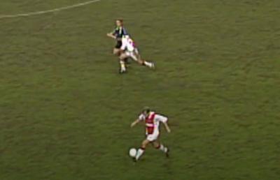 Gestul sfidător care l-a transformat în cel mai hulit fotbalist din Rotterdam » Au trecut 28 de ani, dar încă nu are curaj să meargă la meciurile lui Feyenoord