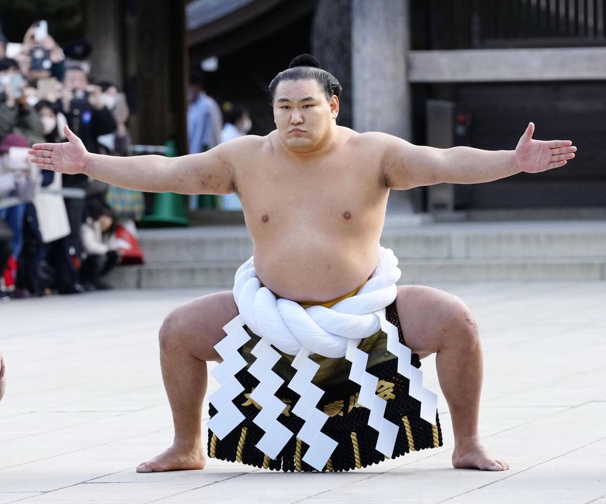 Un mongol a devenit yokozuna într-o ceremonie „mistică”: doar 73 de oameni mai reușiseră asta în istorie » Imagini rare de la Tokyo