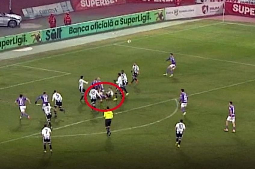 Verdictul specialistului după penalty-ul cerut de Rapid la Cluj, foto: Prima Sport