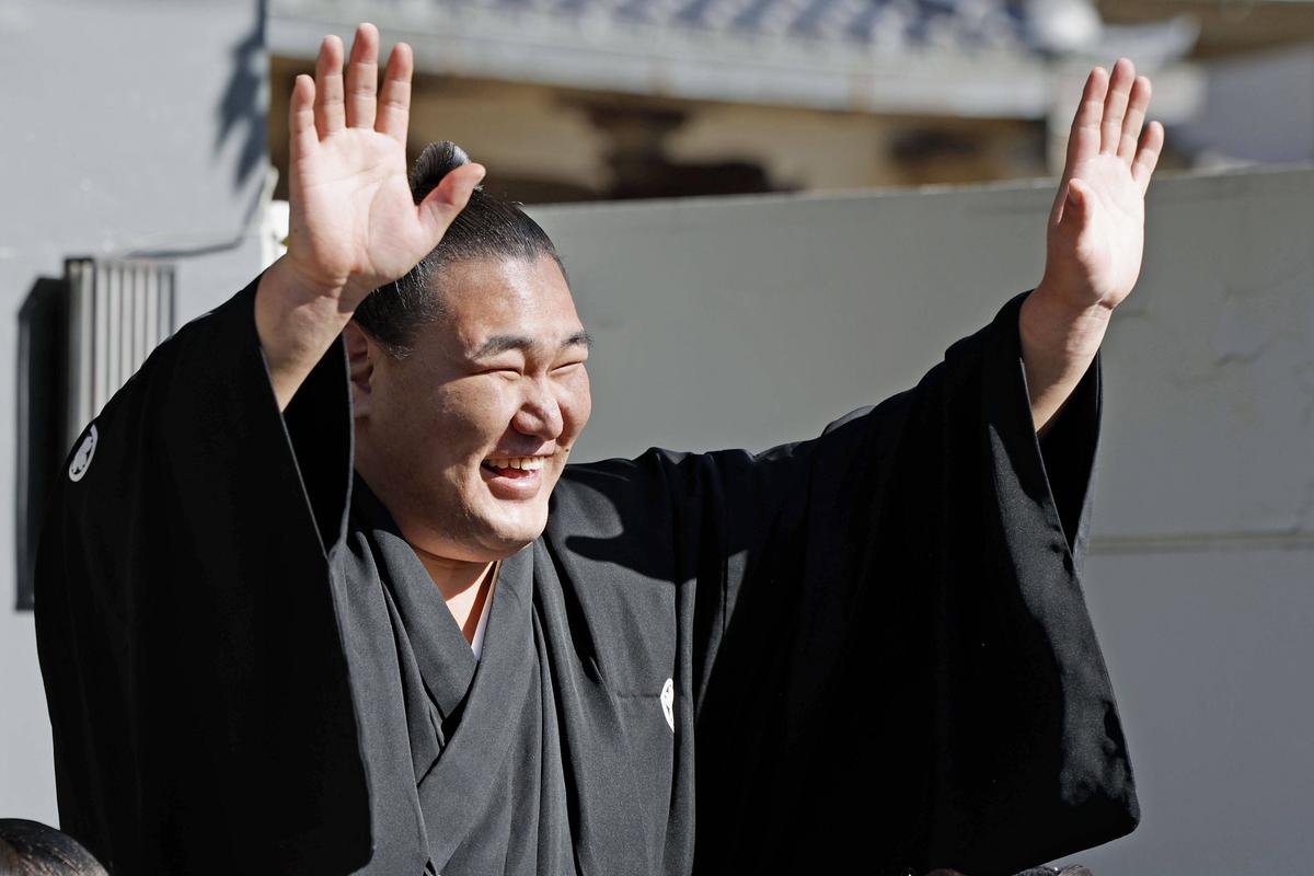Un mongol a devenit yokozuna într-o ceremonie „mistică”: doar 73 de oameni mai reușiseră asta în istorie » Imagini rare de la Tokyo