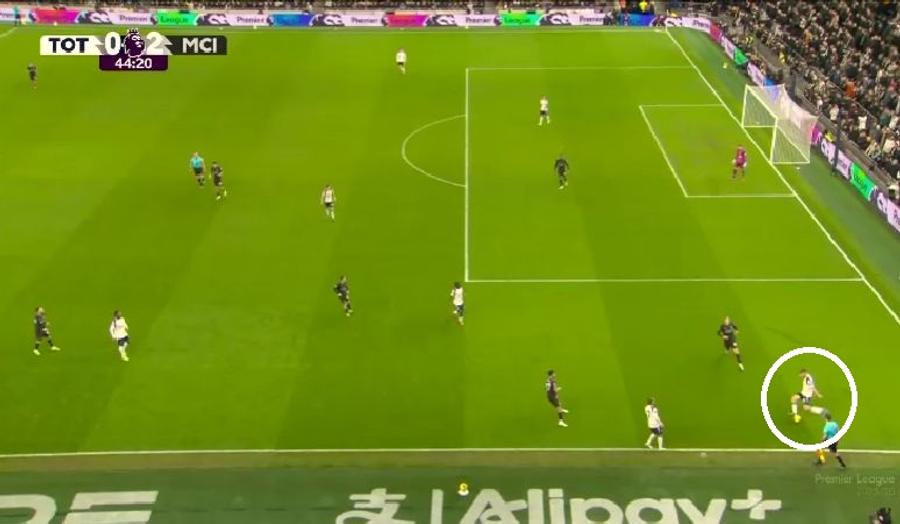 Drăgușin, încercuit, a pasat direct la Rodri. La câteva secunde distanță, City a înscris golul 2 Cu Radu Drăgușin integralist, Tottenham a revenit miraculos cu Manchester City! Cum s-a descurcat românul