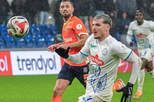 Valentin Mihăilă, în Basaksehir - Rizespor // FOTO: Instagram