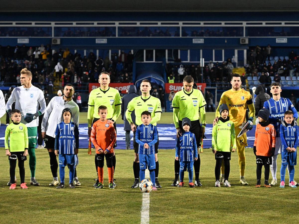 Farul - Universitatea Craiova // sursă foto: UCV