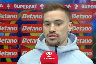 Cu buza rănită, Darius Olaru a strigat ironic la interviu: „Am simulat din nou!”