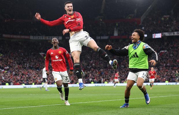 Trei din trei pentru Carrick pe banca lui United » „Diavolii” câștigă „thriller”-ul cu Fulham și urcă în TOP 4!