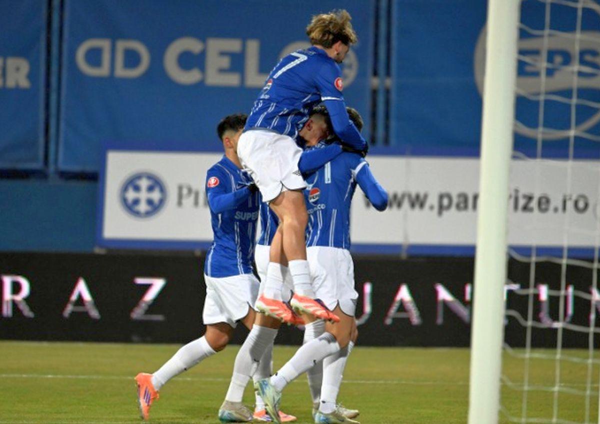 Lider călcat în picioare: Farul a spulberat-o pe Universitatea Craiova! Alibec, gol la revenire în poarta apărată de... Tudor Băluță!