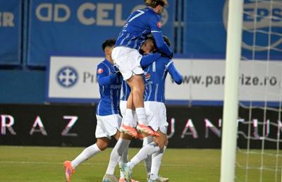 Lider călcat în picioare: Farul a spulberat-o pe Universitatea Craiova! Alibec, gol la revenire în poarta apărată de... Tudor Băluță!
