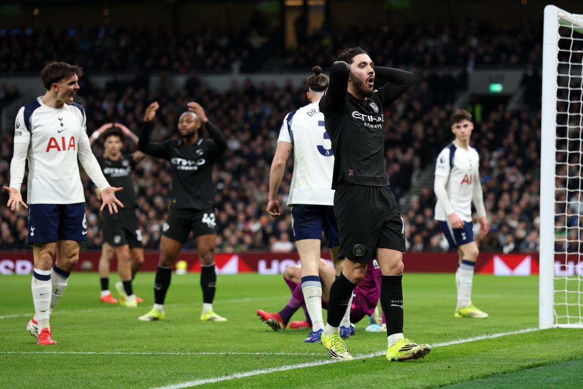 Cu Radu Drăgușin integralist, Tottenham a revenit miraculos cu Manchester City! Cum s-a descurcat românul