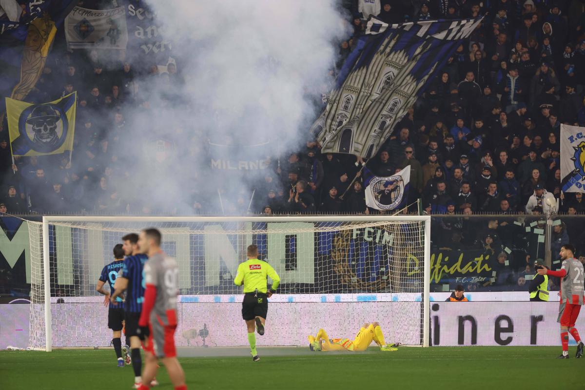 Portarul lui Cremonese, luat la țintă de suporterii lui Inter