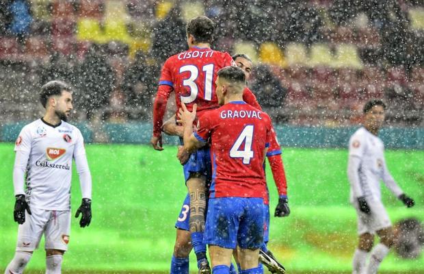 Salvatore Cisotti » FCSB a scos aceeași carte câștigătoare cu Csikszereda, într-un meci în care zăpada a învins fotbalul. Cum arată lupta la play-off
