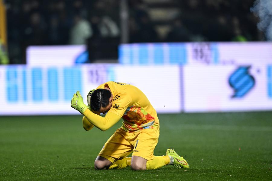 Emil Audero, portarul lui Cremonese, luat la țintă de suporterii lui Inter // FOTO: Imago Images Eroul Emil Audero e anti-Lovin: „Suspendarea meciului pentru așa ceva nu mi se părea deloc corectă”