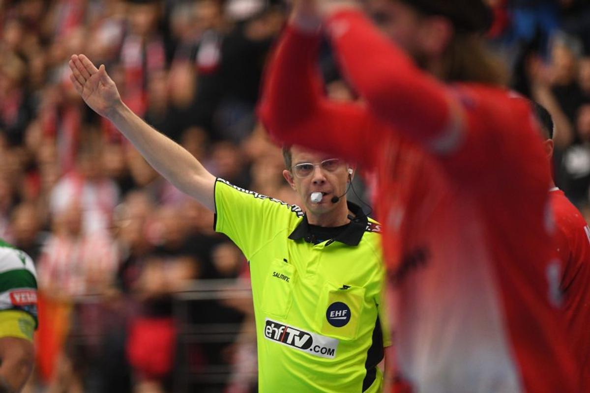 DINAMO ÎN LIGA CAMPIONILOR // VIDEO+FOTO Căpitanul Savenco așteaptă derby-ul cu Steaua: „Abia acum începe greul!” + ce spune despre fanii din Sala Dinamo