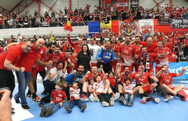 DINAMO ÎN LIGA CAMPIONILOR // VIDEO+FOTO Căpitanul Savenco așteaptă derby-ul cu Steaua: „Abia acum începe greul!” + ce spune despre fanii din Sala Dinamo