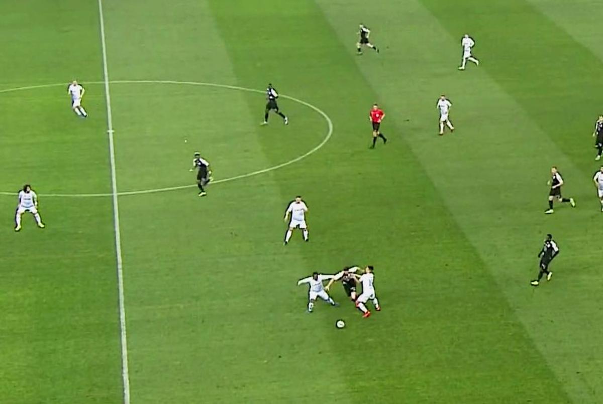 CRAIOVA - GAZ METAN // FOTO Greșeli mari de arbitraj: oltenii au trecut în avantaj după o eroare a lui Horațiu Feșnic + penalty neacordat pentru oaspeți