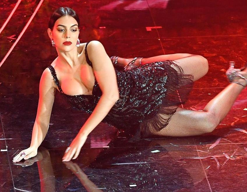 Cum se compară, de exemplu, Georgina Rodriguez, iubita lui Cristiano Ronaldo, cu imperiul condus de Victoria Beckham?