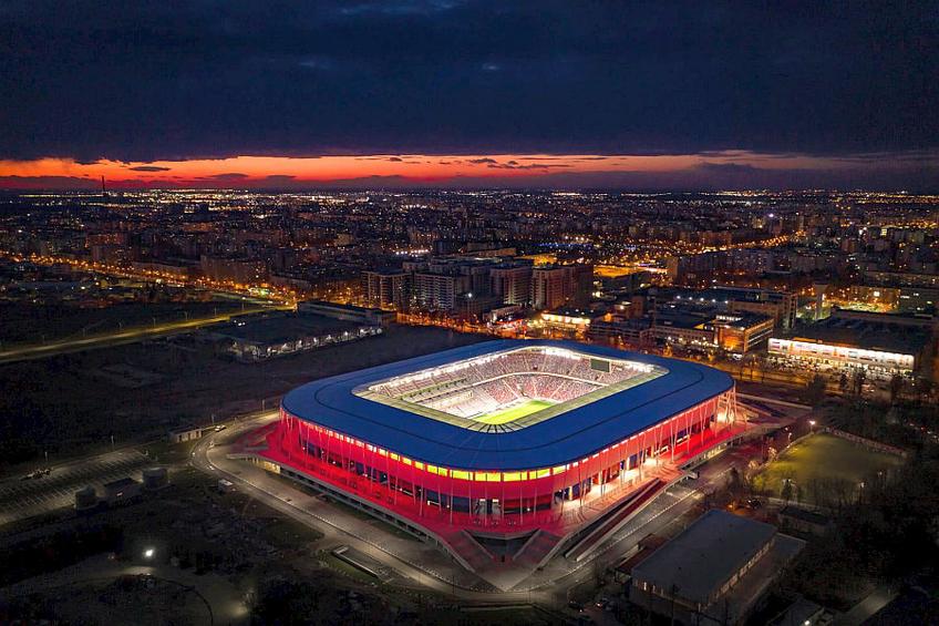 Luminile folosite la noul stadion Ghencea îl transformă într-o adevărată bijuterie // FOTO Robert Relitchi EXD (canpower.ro)