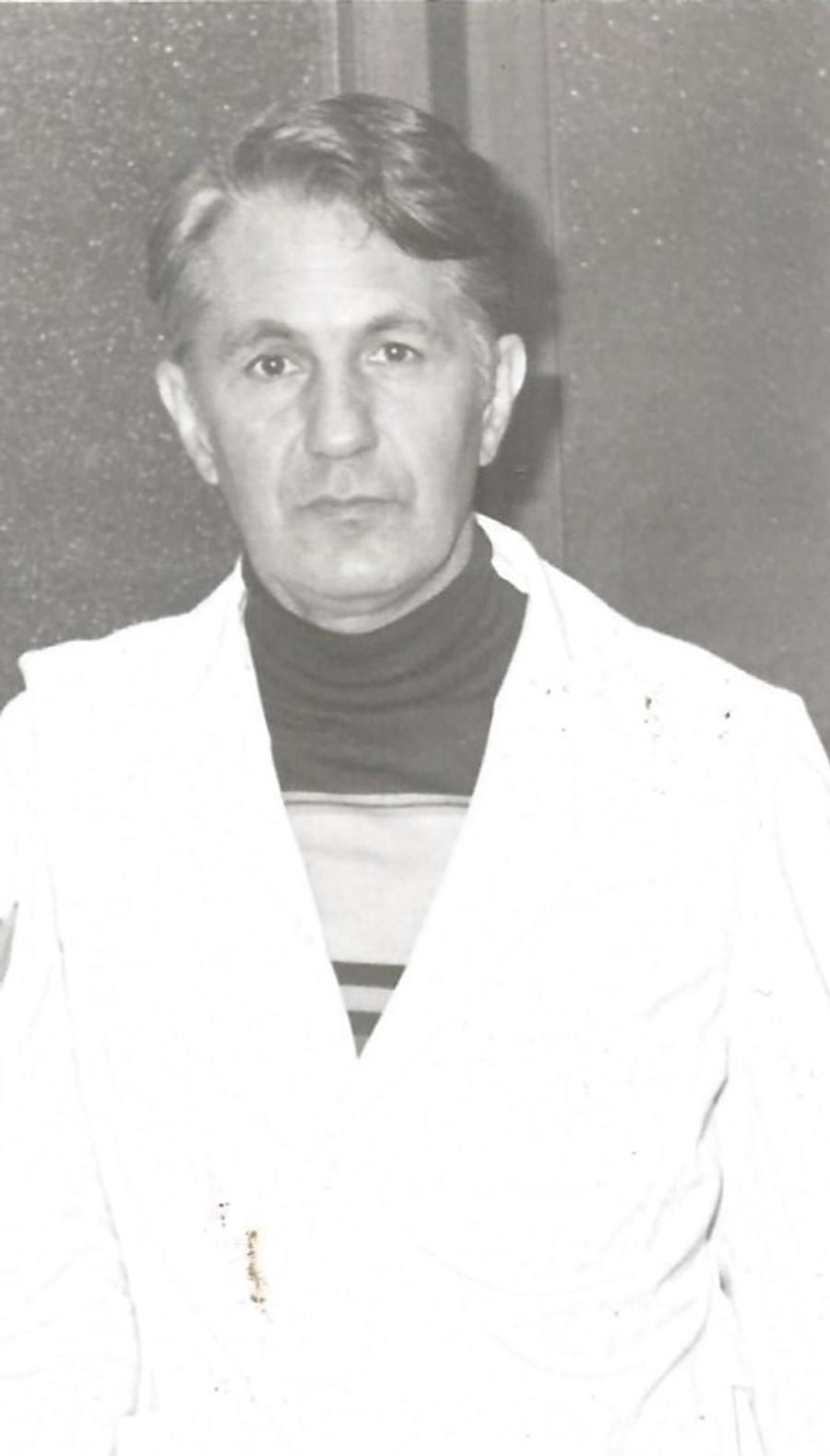 1980. Gabriel Cherebețiu în Mexic, cu halatul de medic pe umeri FOTO Arhivă personală Gabriel Cherebețiu, românul nominalizat pentru Hall of Fame: „Cele mari satisfacții le-am avut ca jucător