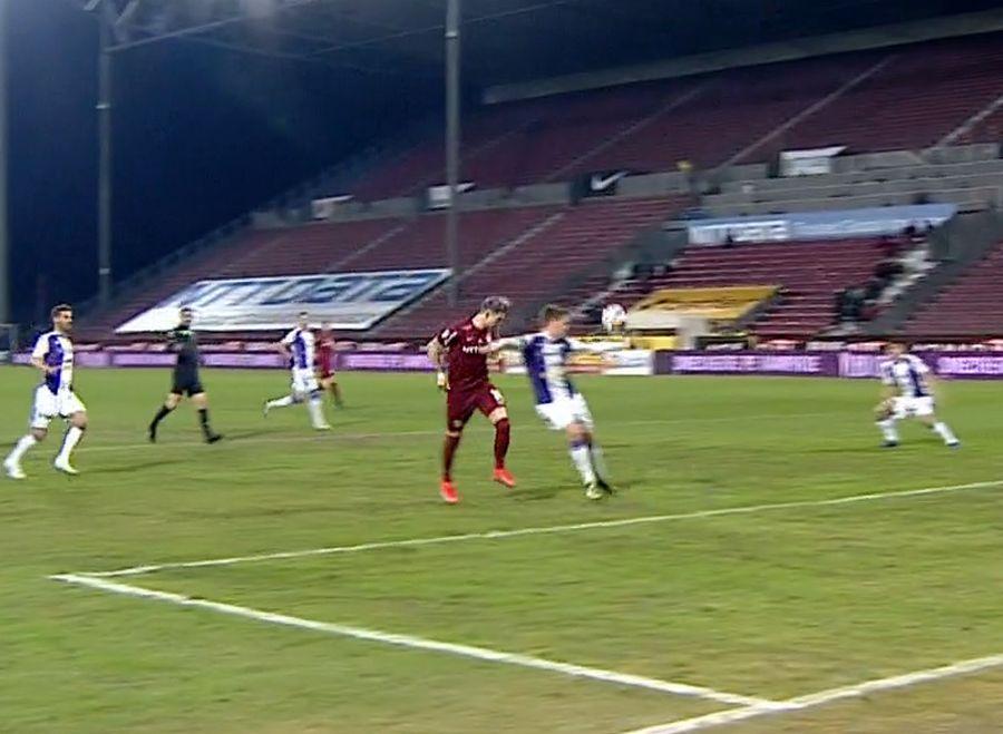 Al doilea penalty comis de Maric / Captură Look Sport Cel mai slab meci din întreaga carieră! Luka Maric, prestație DEZASTRUOASĂ cu CFR Cluj: a comis două penalty-uri + autogol