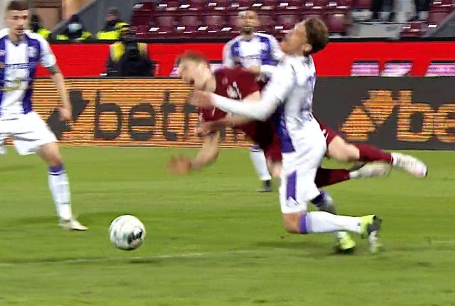 Primul penalty comis de Maric / Captură Look Sport Cel mai slab meci din întreaga carieră! Luka Maric, prestație DEZASTRUOASĂ cu CFR Cluj: a comis două penalty-uri + autogol