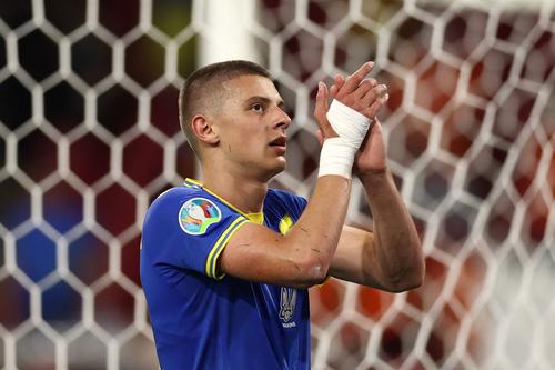 Vitali Mykolenko (22 de ani), fundașul stânga ucrainean de la Everton, a postat un mesaj vehement la adresa lui Artyom Dzyuba (33), atacantul lui Zenit și căpitanul naționalei Rusiei