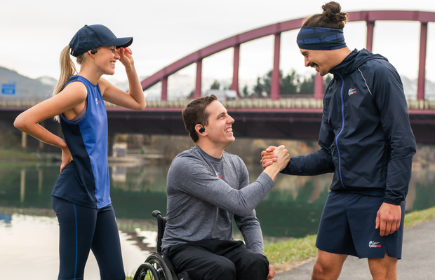 Alergători din întreaga lume participă la Wings for Life World Run ca să contribuie la cercetarea leziunilor măduvei spinării