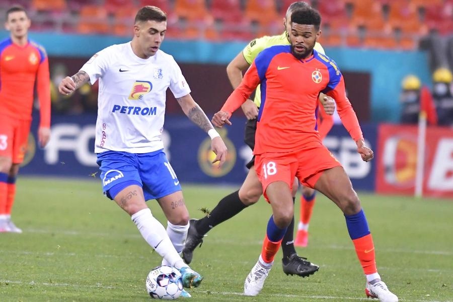 Malcom Edjouma, în duel cu Jefte Betancor în FCSB - Farul 0-2 // foto: Imago Images Becali, ia lecții! Capitolul la care CFR Cluj și Farul o surclasează pe FCSB