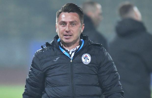 Îl deturnează Becali pe Poenaru? Antrenorul dorit de patronul de la FCSB are un precontract cu alt club din Liga 1!
