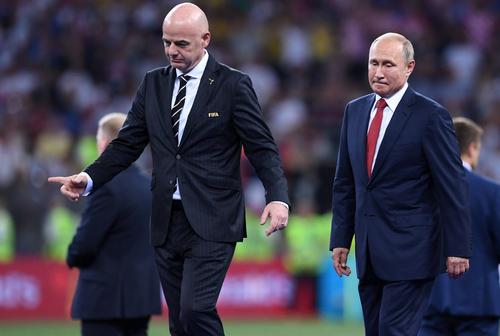 Gianni Infantino, alături de Vladimir Putin // Foto: Imago