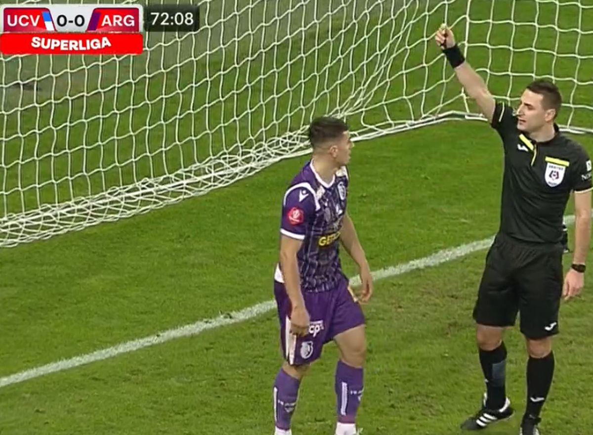 Râdea și arbitrul! Gafa dubioasă prin care căpitanul lui Croitoru a decis duelul dintre Universitatea Craiova și FC Argeș: „Mi-am bătut joc de echipă”