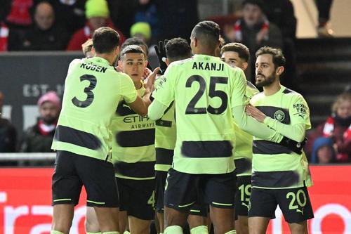 Campioana Angliei, Manchester City, s-a impus, marți seară, scor 3-0, pe terenul celor de la Bristol City, formație care ocupă poziția a 13-a în liga a doua engleză, într-un meci din faza „optimilor” de finală din Cupa Angliei. 
Foto: Imago