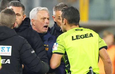 Jose Mourinho, un car de nervi după ce a fost eliminat în înfrângerea cu Cremonese: „Am fost tratat într-un mod incalificabil de arbitrul de rezervă!”