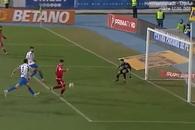 Momentul în care toți dinamoviștii și-au pus mâinile în cap! Cum a putut să rateze cu poarta goală