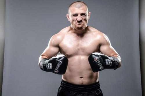 Pugilistul Cătălin Moroșanu (39 de ani) a pierdut duelul decisiv cu Cătălin Zmărăndescu (51 de ani) și a părăsit Republica Dominicană. Acesta a încasat o sumă importantă în cele 7 săptămâni în care a participat la Survivor All Stars