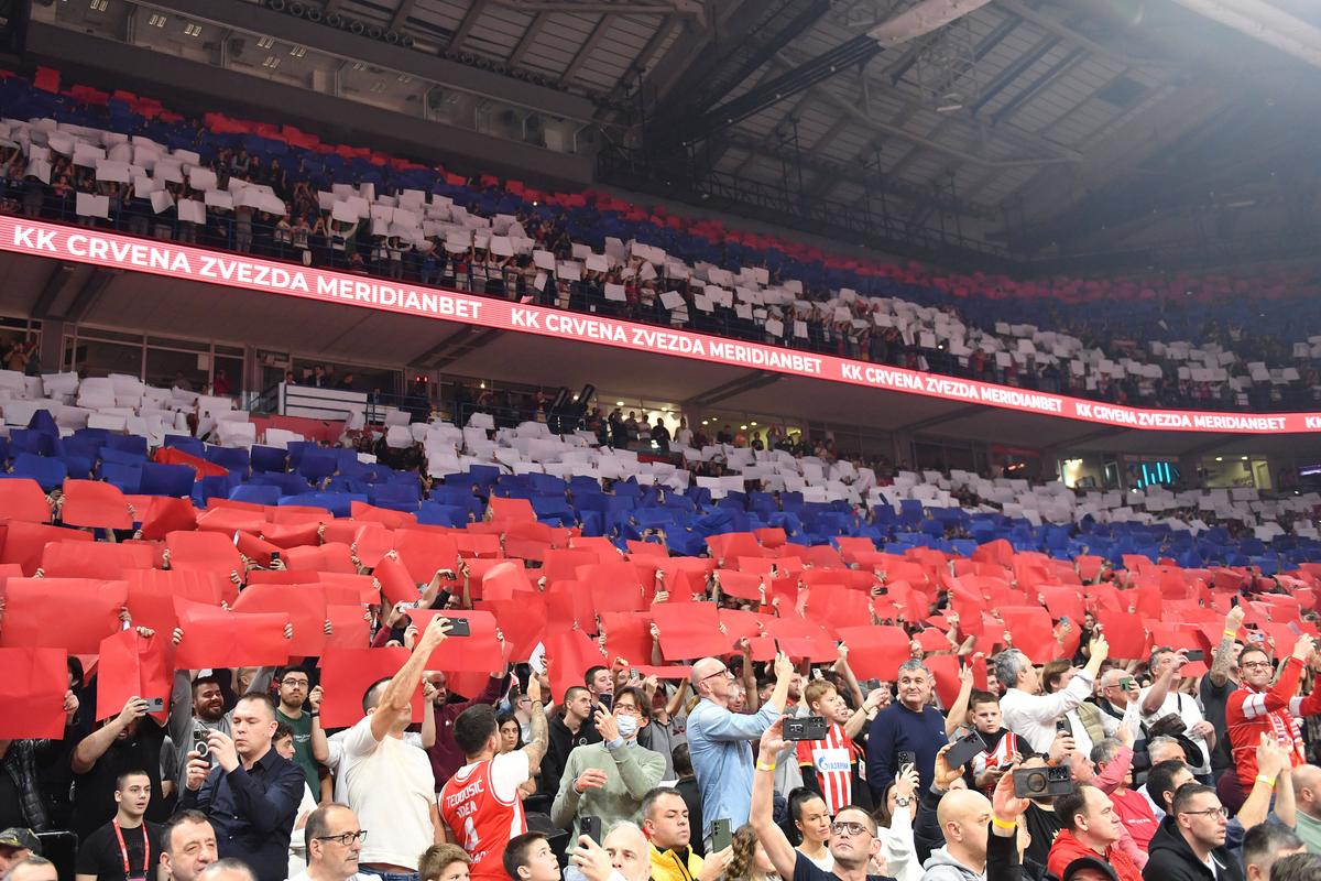 Imagini controversate la meciul dintre Steaua Roșie Belgrad și Zalgiris Kaunas