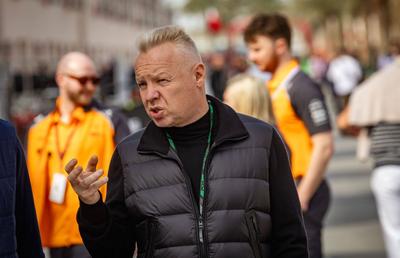 Apariție surprinzătoare la testele F1 a unui oligarh rus » Nu se știe cum a obținut permisul