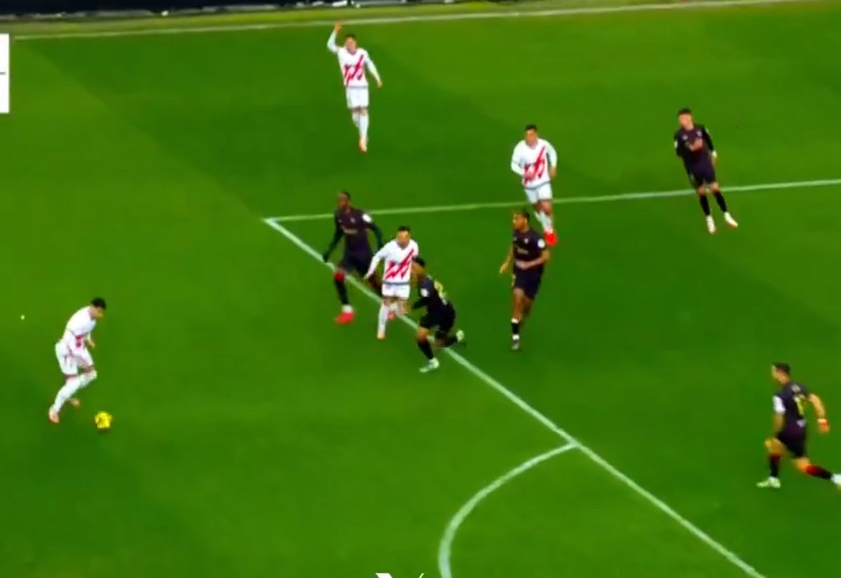 Andrei Rațiu explică reușita de generic din Rayo Vallecano - Sevilla: „Abia ce primisem mingea și deja mă gândeam să șutez”