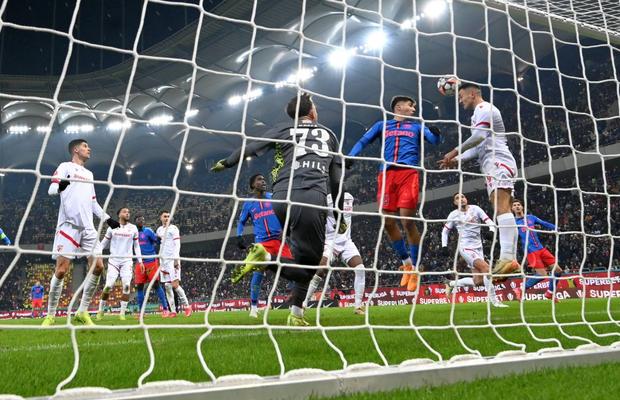 FCSB are o problemă majoră! Absența care dă totul peste cap la campioană