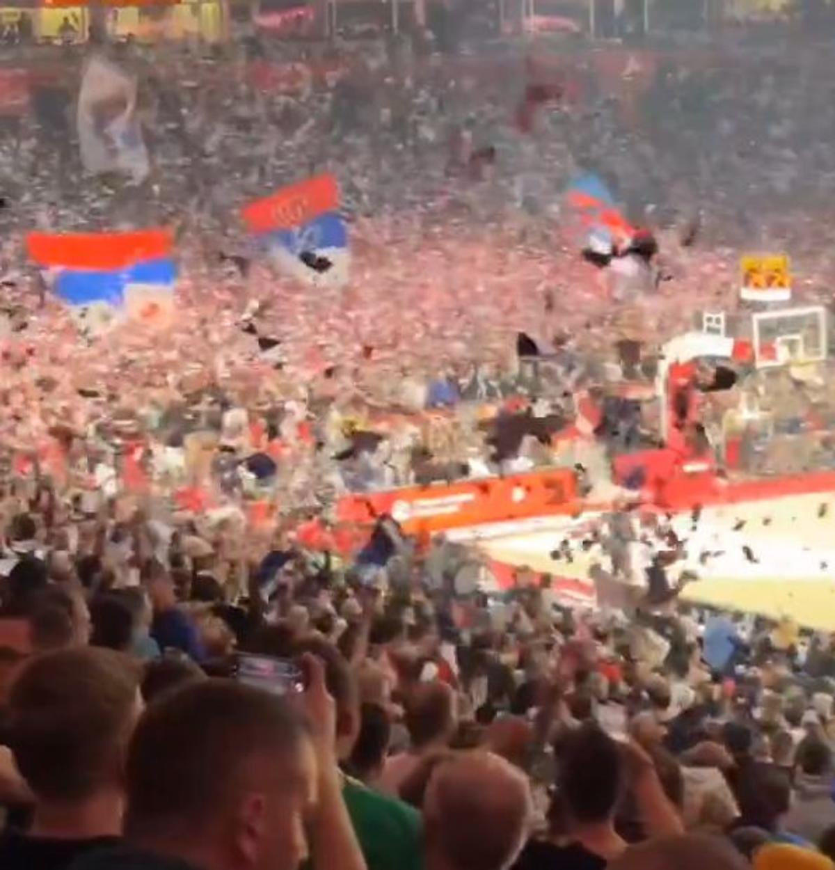 Cere sancțiuni severe din cauza imaginilor scandaloase din Euroligă: au afișat steagurile Rusiei și au scandat împotriva UE și NATO