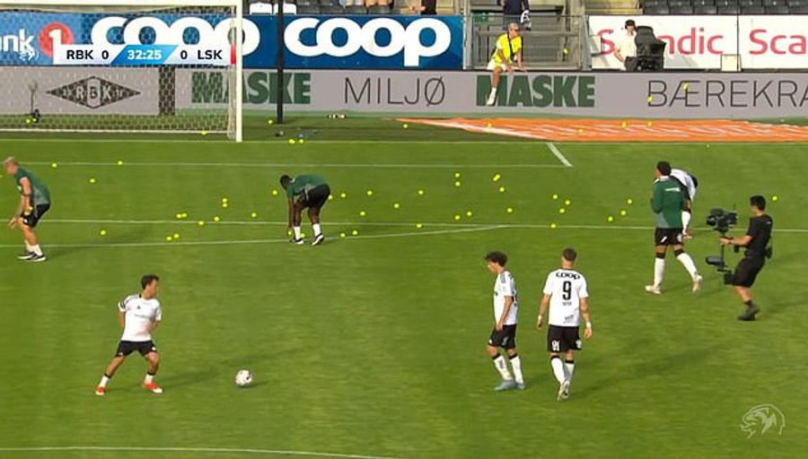 Partida Rosenborg - Lillestrom a fost abandonată din cauza comportamentului neadecvat al fanilor. FOTO: DailyMail Un campionat important din Europa e pe cale să renunțe la VAR » 19 cluburi au votat împotriva arbitrajului video