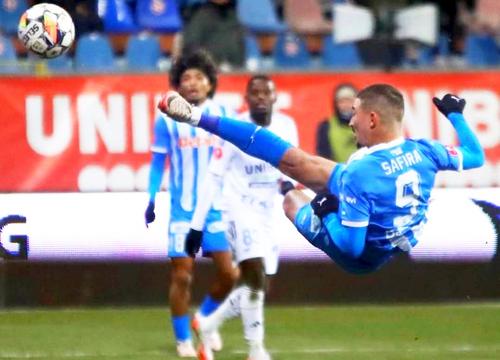 Alisson Safira a înscris un gol spectaculos la Botoșani (2-2)
Foto Universitatea Craiova Facebook