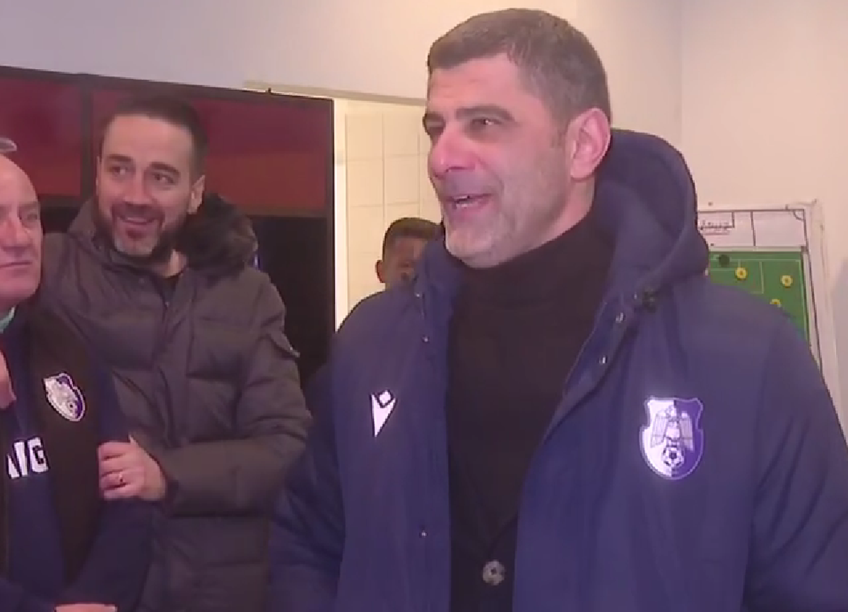 Imagini geniale în vestiar! » Dani Coman și Bogdan Andone au negociat prima în fața jucătorilor: „Atât vă dau!”