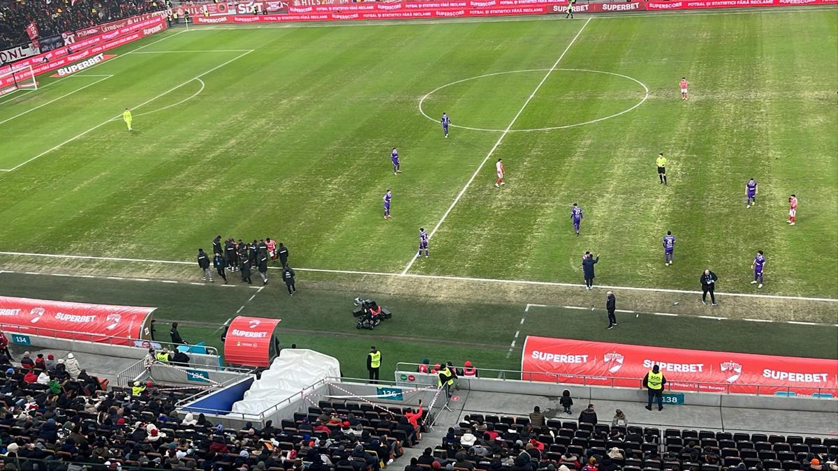 Meci oprit: de ce au îngenuncheat dinamoviștii la marginea terenului în minutul 10 cu FC Argeș