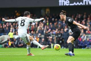 Notele englezilor pentru Radu Drăgușin, după Fulham - Tottenham: „Pur și simplu nu funcționează”