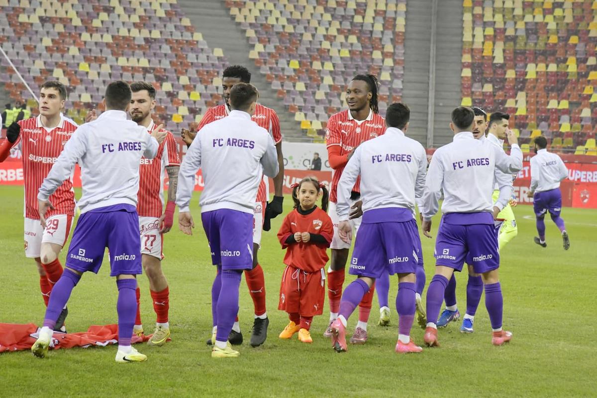 Dinamo - FC Argeș 0-1 » GAME OVER: FCSB e oficial în play-out!! Dinamo a jucat doar o repriză cu FC Argeș, își periclitează șansele la titlu, dar îi semnează sentința marii rivale